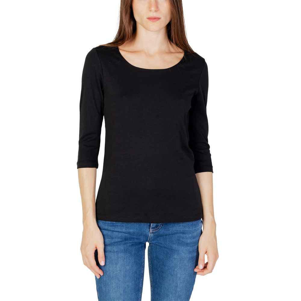 Woman wearing Street One black long sleeve T-shirt, ideal for autumn/winter; made of 50% cotton and 50% modal.