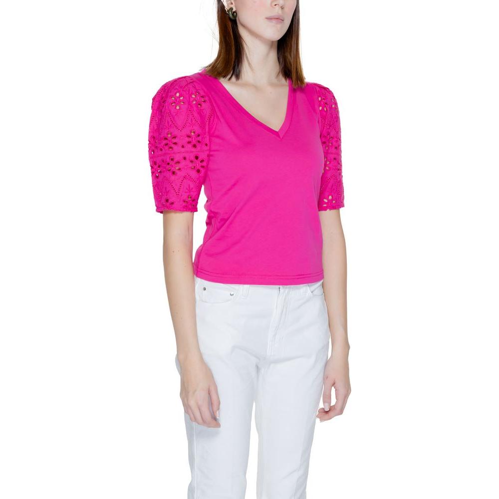 Woman wearing Morgan De Toi pink cotton t-shirt with puff sleeves, part of the Spring/Summer collection, 100% cotton top.