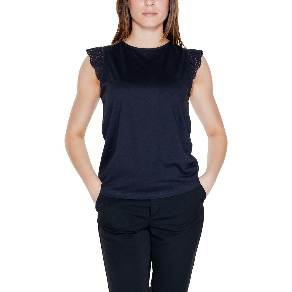 Vero Moda black recycled cotton women's T-shirt, spring/summer collection, featuring a sleeveless design, eco-friendly fashion.