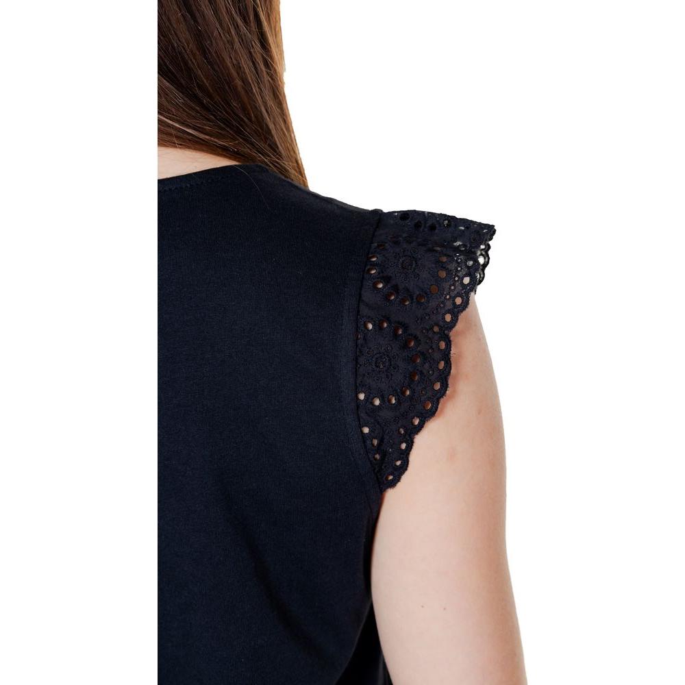 Close-up of Vero Moda black recycled cotton top with lace detail, women's sustainable spring/summer collection.