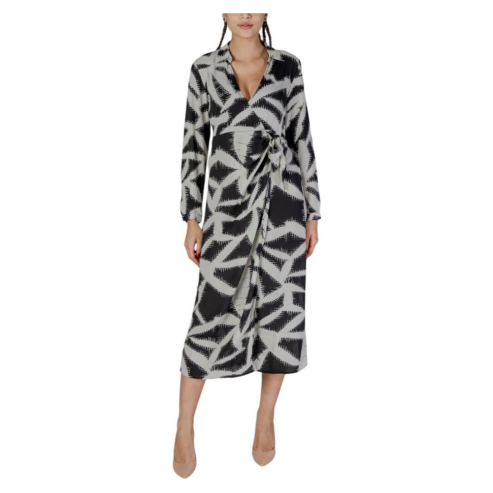 Jacqueline De Yong black dress, recycled polyester, fall/winter collection, women's long sleeve fashion.