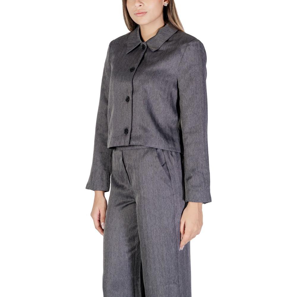 Jacqueline De Yong women's gray polyester blazer suit, fall/winter collection, featuring classic button-down design.