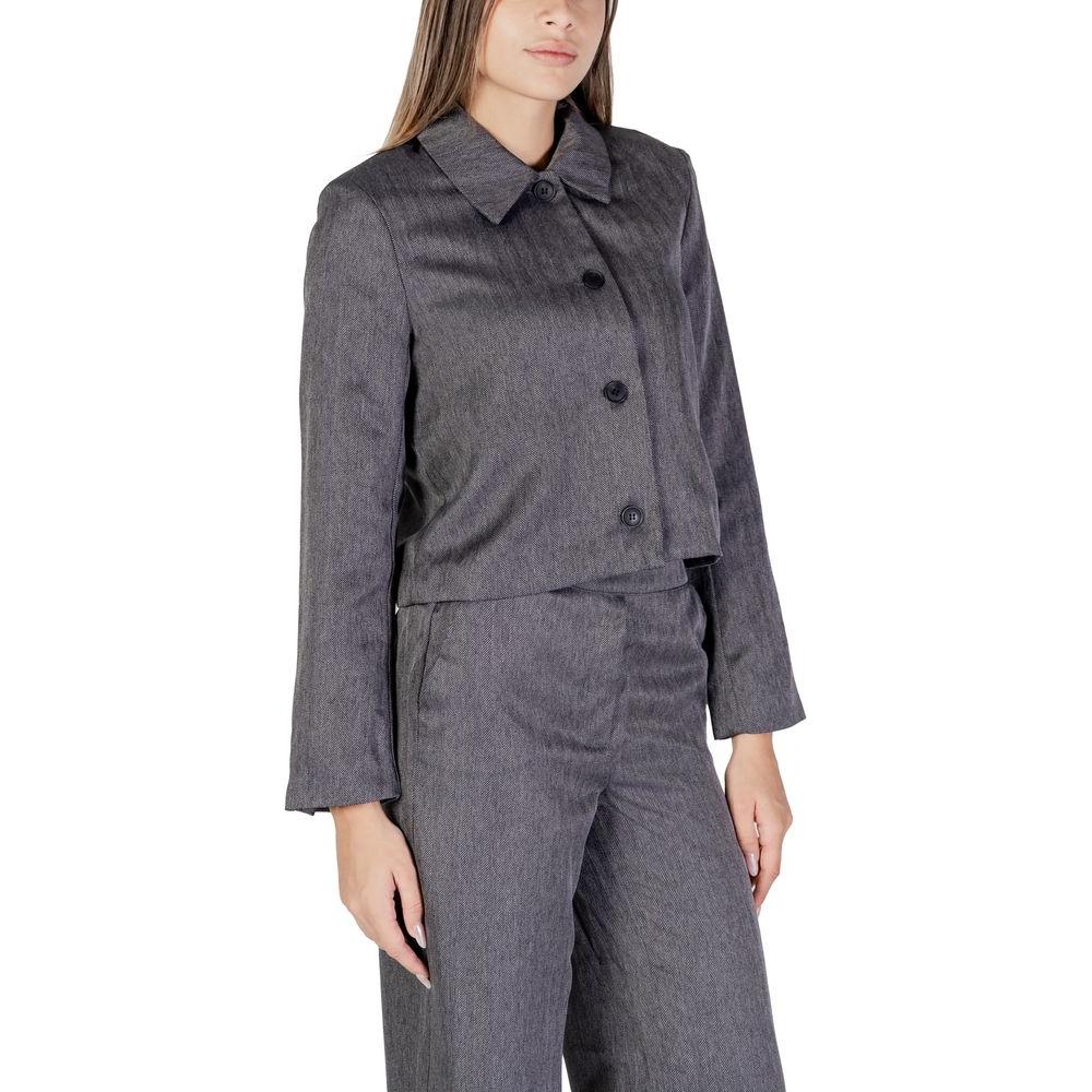 Jacqueline De Yong women's gray polyester blazer and suit for fall/winter collection, featuring a stylish collar and long sleeves.