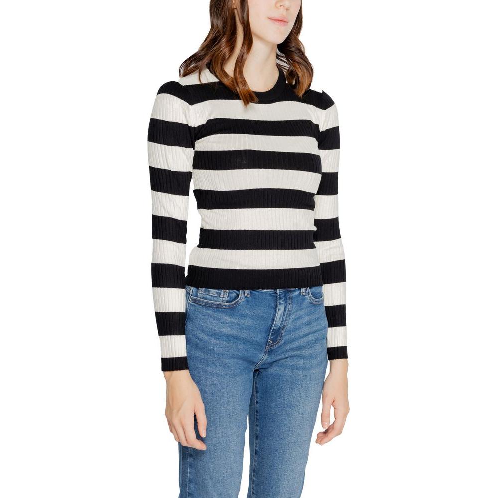 Jacqueline De Yong black and white striped viscose knit top for women, fall/winter collection.