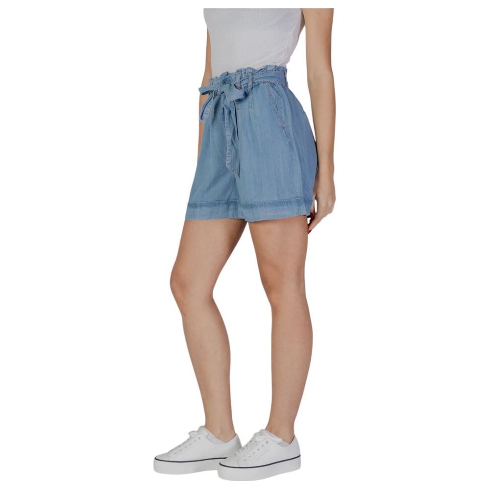 B.Young women's light blue Lyocell shorts, perfect for spring/summer fashion. Made from 100% Lyocell for eco-friendly comfort.
