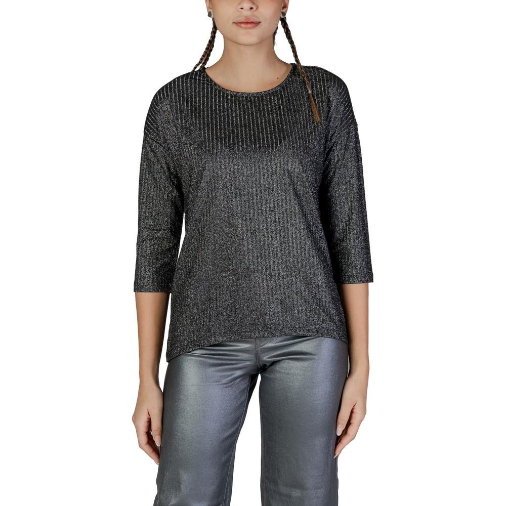 Vero Moda bicolor recycled polyester long-sleeve women's t-shirt, fall/winter collection, sustainable fashion top.