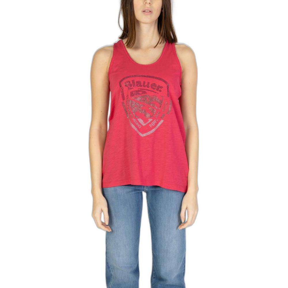 Woman wearing Blauer pink cotton tank top, spring/summer collection