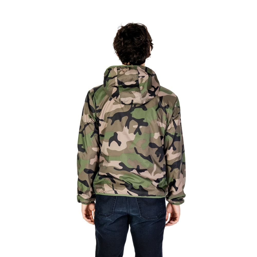 Front view with bag zipped and handles upright.