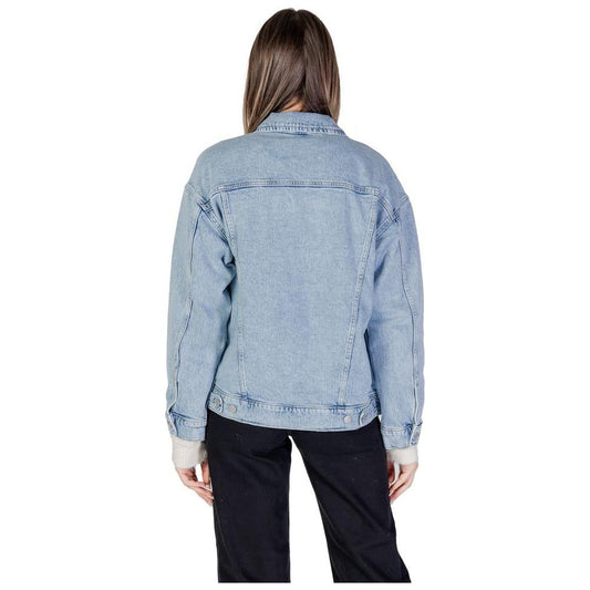 Back view of Vero Moda light blue cotton jacket for women, fall/winter collection, made with cotton blend including recycled materials.