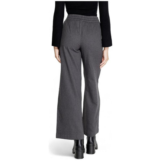 Jacqueline De Yong women's gray cotton pants, featuring fall/winter collection fashion with a blend of cotton, polyester, and viscose.