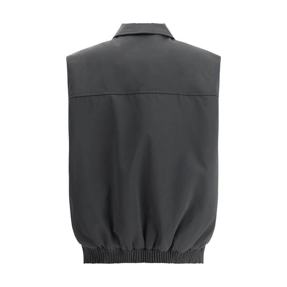 Front view with bag zipped and handles upright.