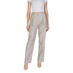 Vero Moda Gray Polyester Pant for women, fall/winter collection, made of 88% polyester, 8% viscose, 4% elastane, elegant and stylish.
