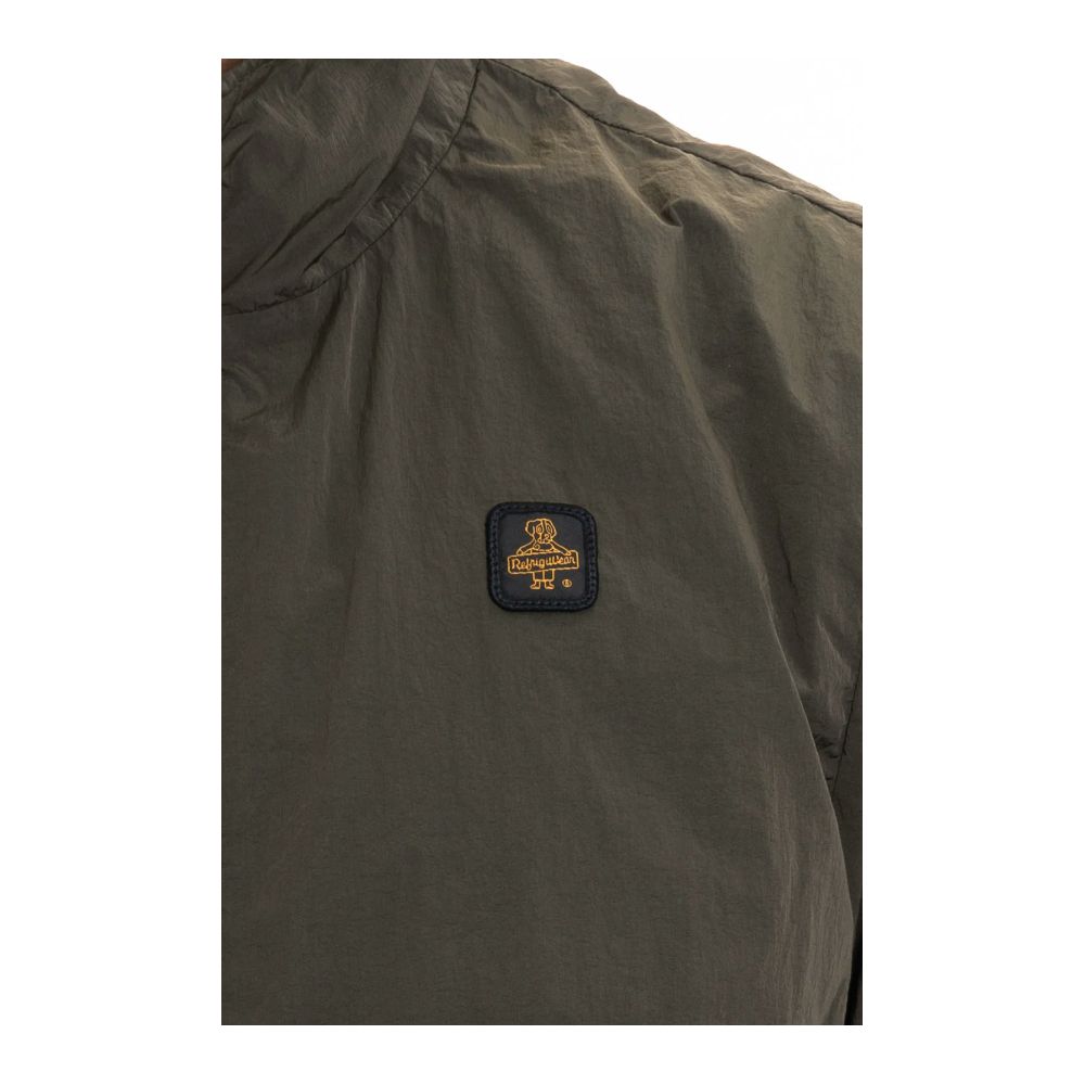 Front view with bag zipped and handles upright.