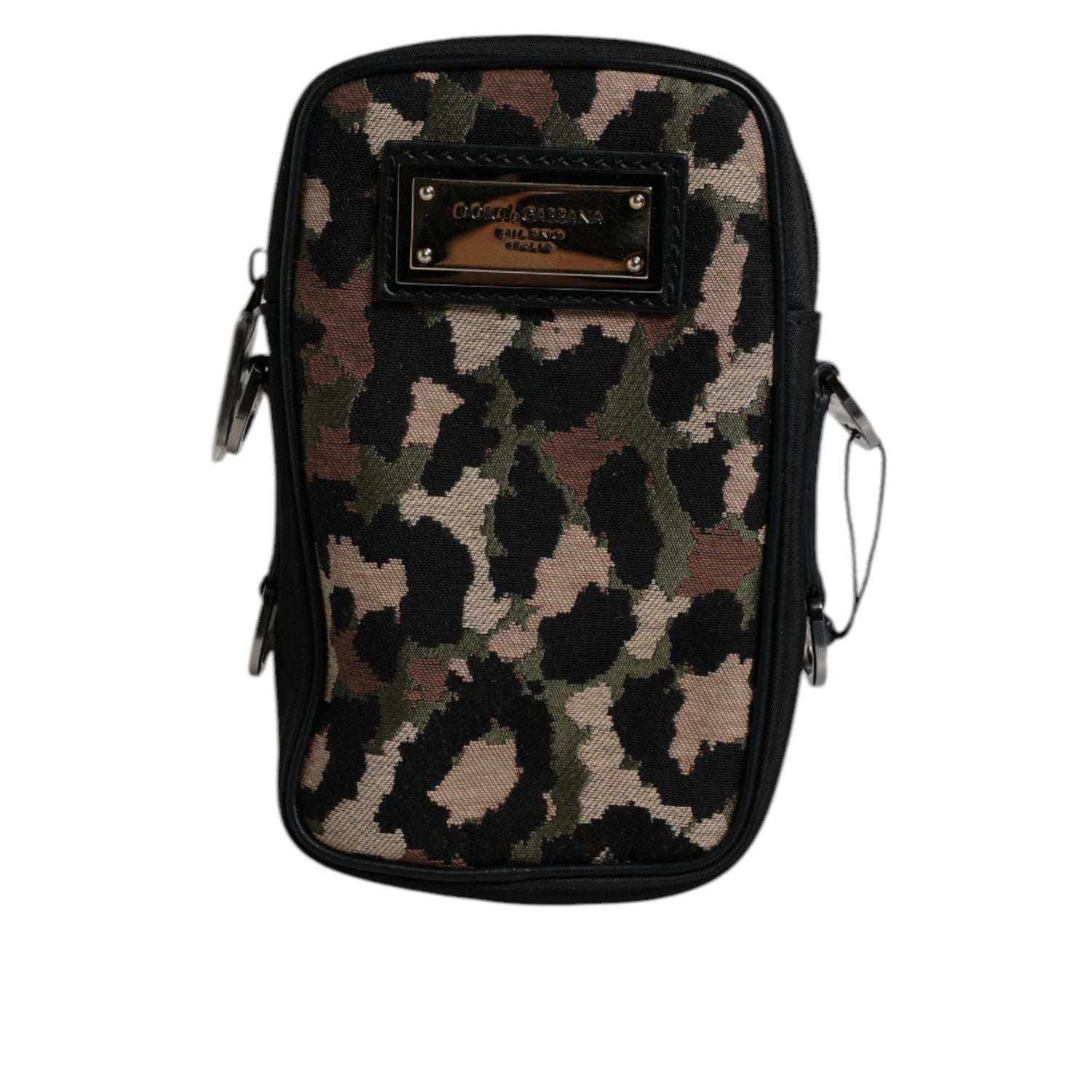 Front view with bag zipped and handles upright.
