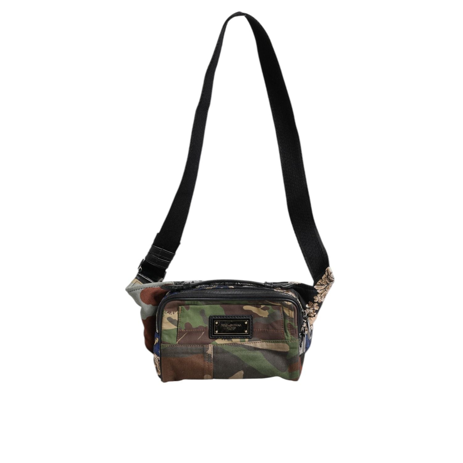 Front view with bag zipped and handles upright.
