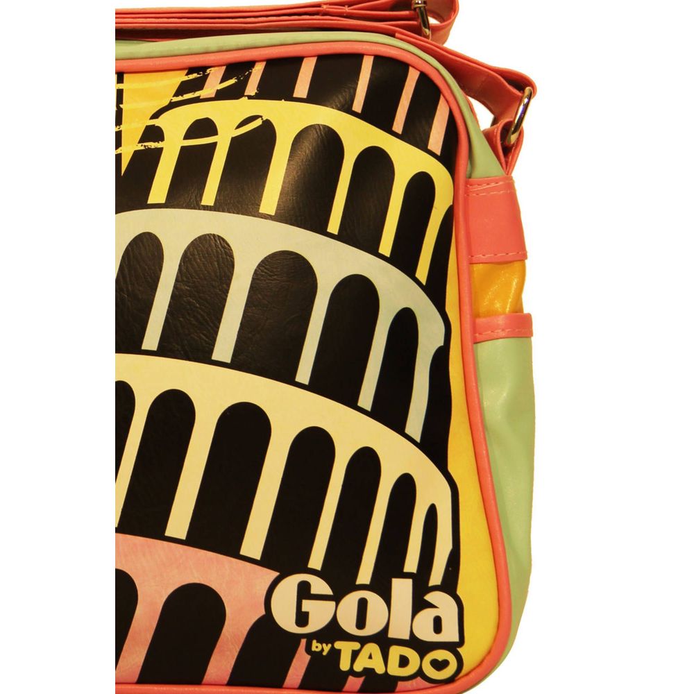 Front view with bag zipped and handles upright.