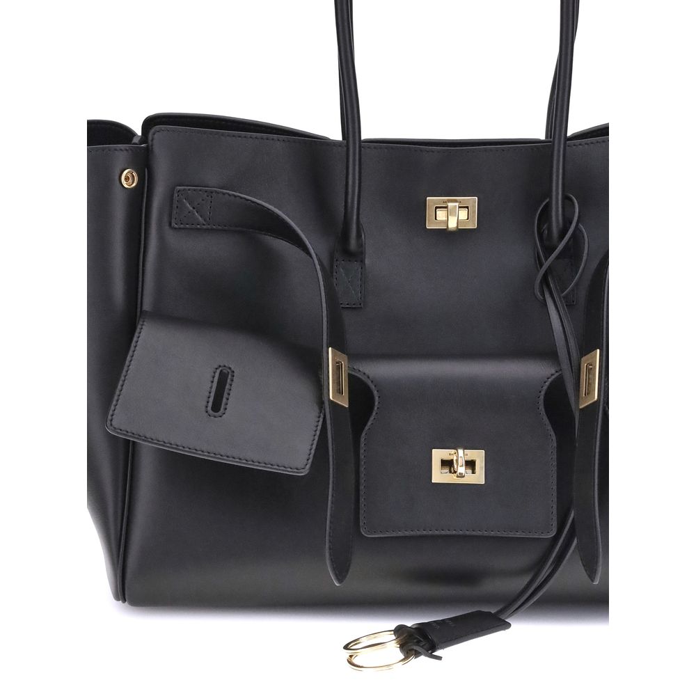 Front view with bag zipped and handles upright.