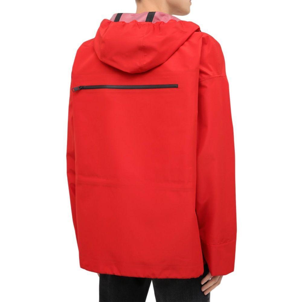 Front view with bag zipped and handles upright.