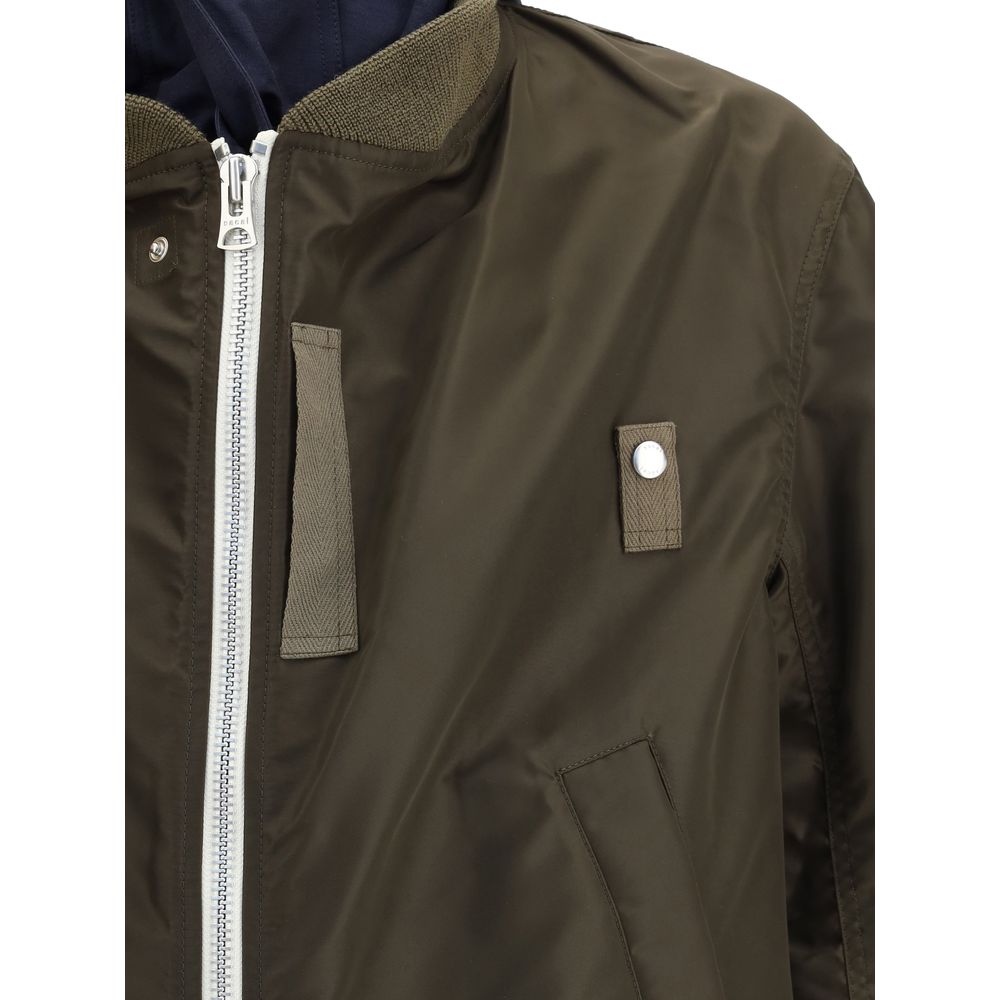 Front view with bag zipped and handles upright.