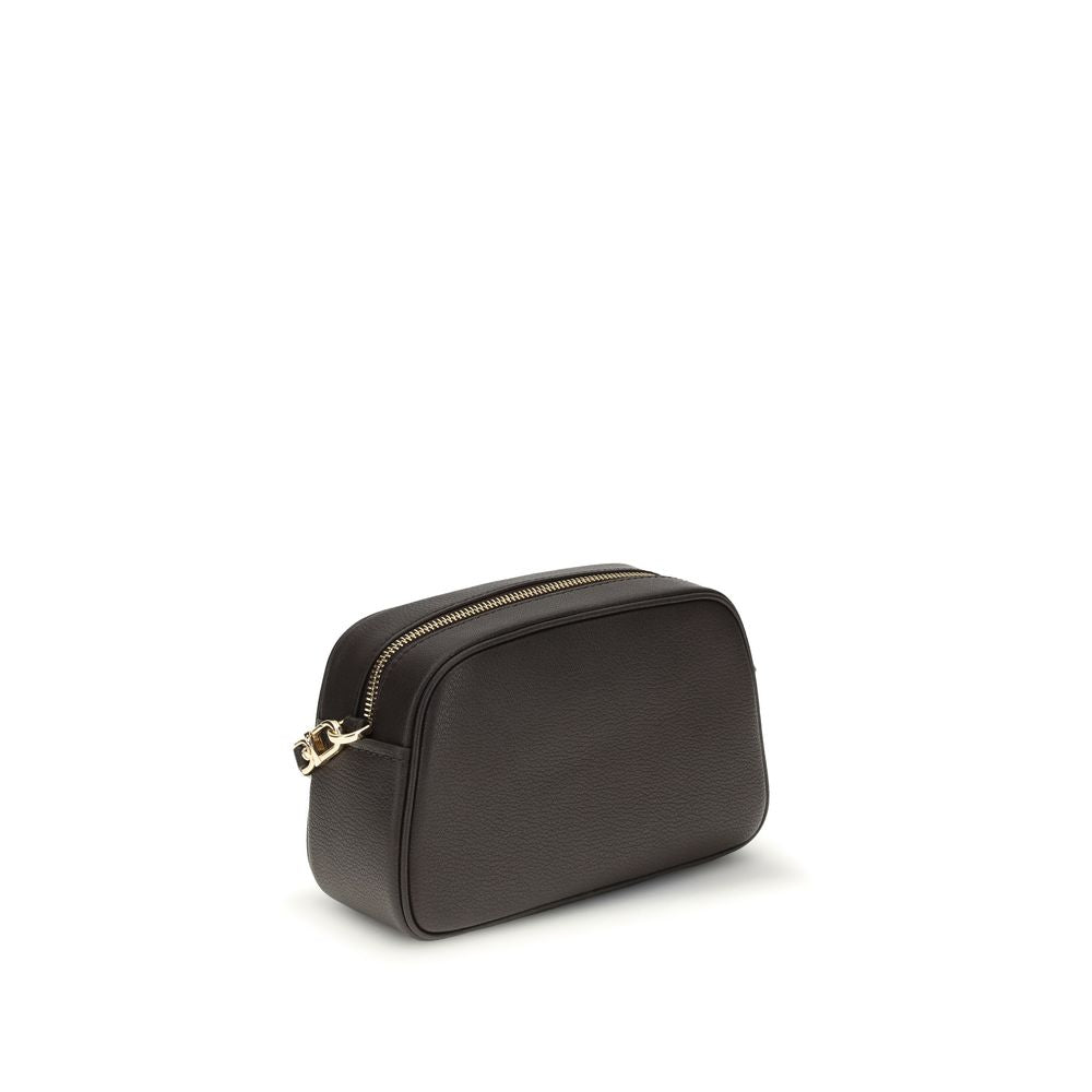 Michael Kors Jet Set Bag featuring elegant design with gold-tone details and adjustable strap, perfect for organized storage and style.