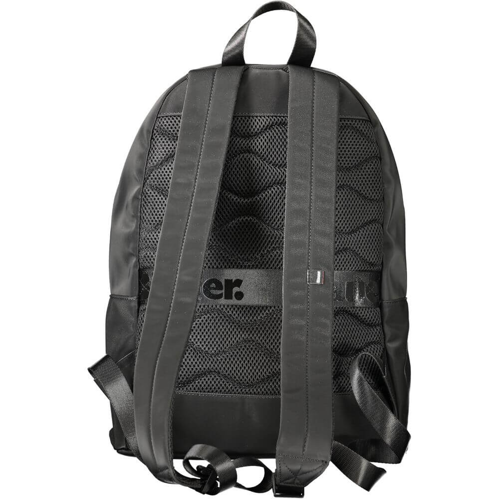 Front view with bag zipped and handles upright.