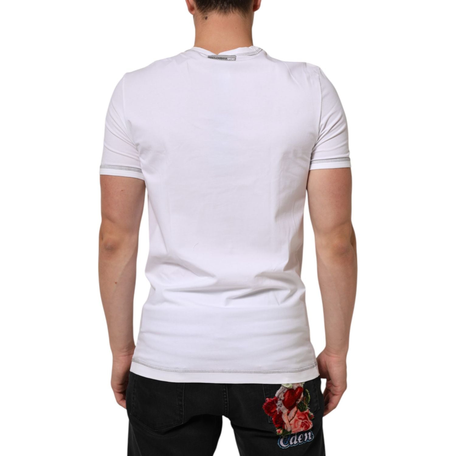 Front view with bag zipped and handles upright.