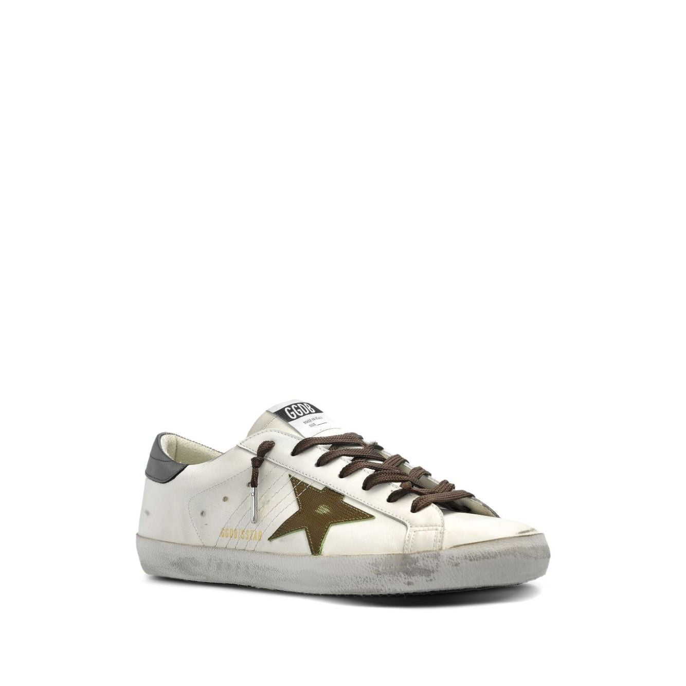 Golden Goose Super-Star in nappa leather with leather star and leather heel tab sneaker featuring white lace-up and flat rubber sole.