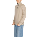 Hugo Boss Brown Cotton Sweatshirt for men, perfect for fall/winter. 100% cotton, stylish design.