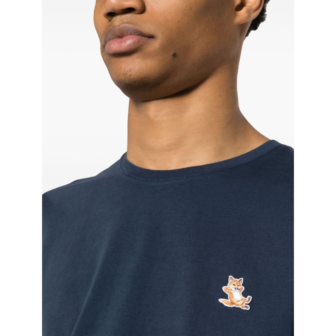 Maison Kitsuné Maison Kitsune Bold Fox Head cotton T-shirt in navy blue with Chillax Fox motif