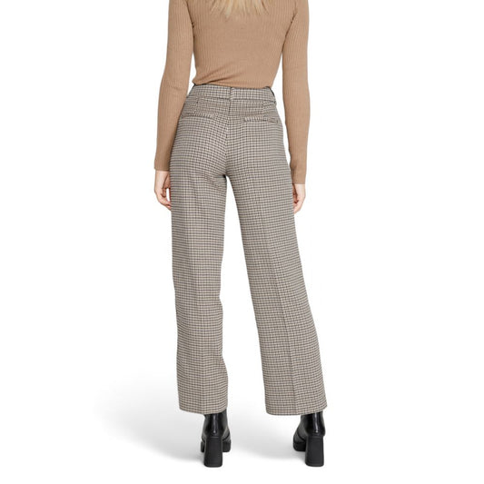 Back view of Only Beige Polyester Pant, women's fall/winter collection, checkered design, made with polyester, viscose, elastane.