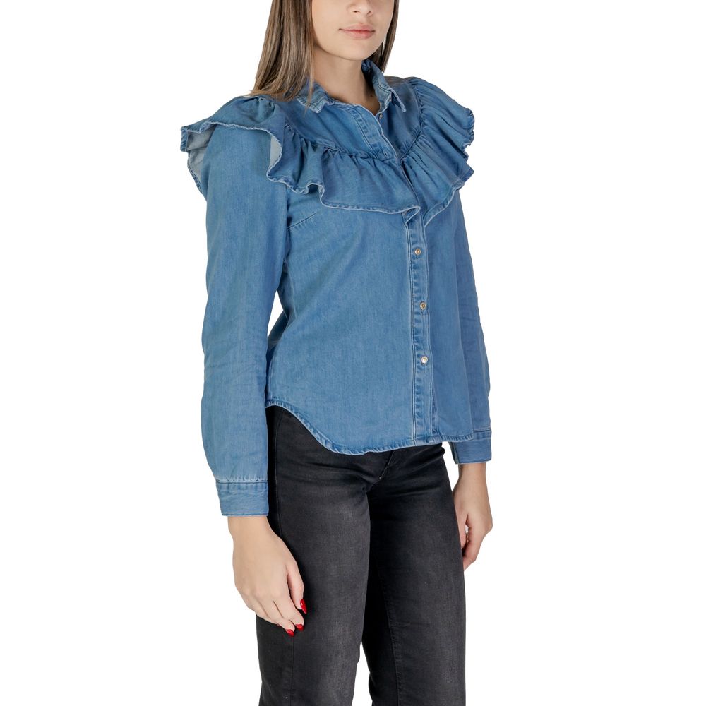 Front view with bag zipped and handles upright.