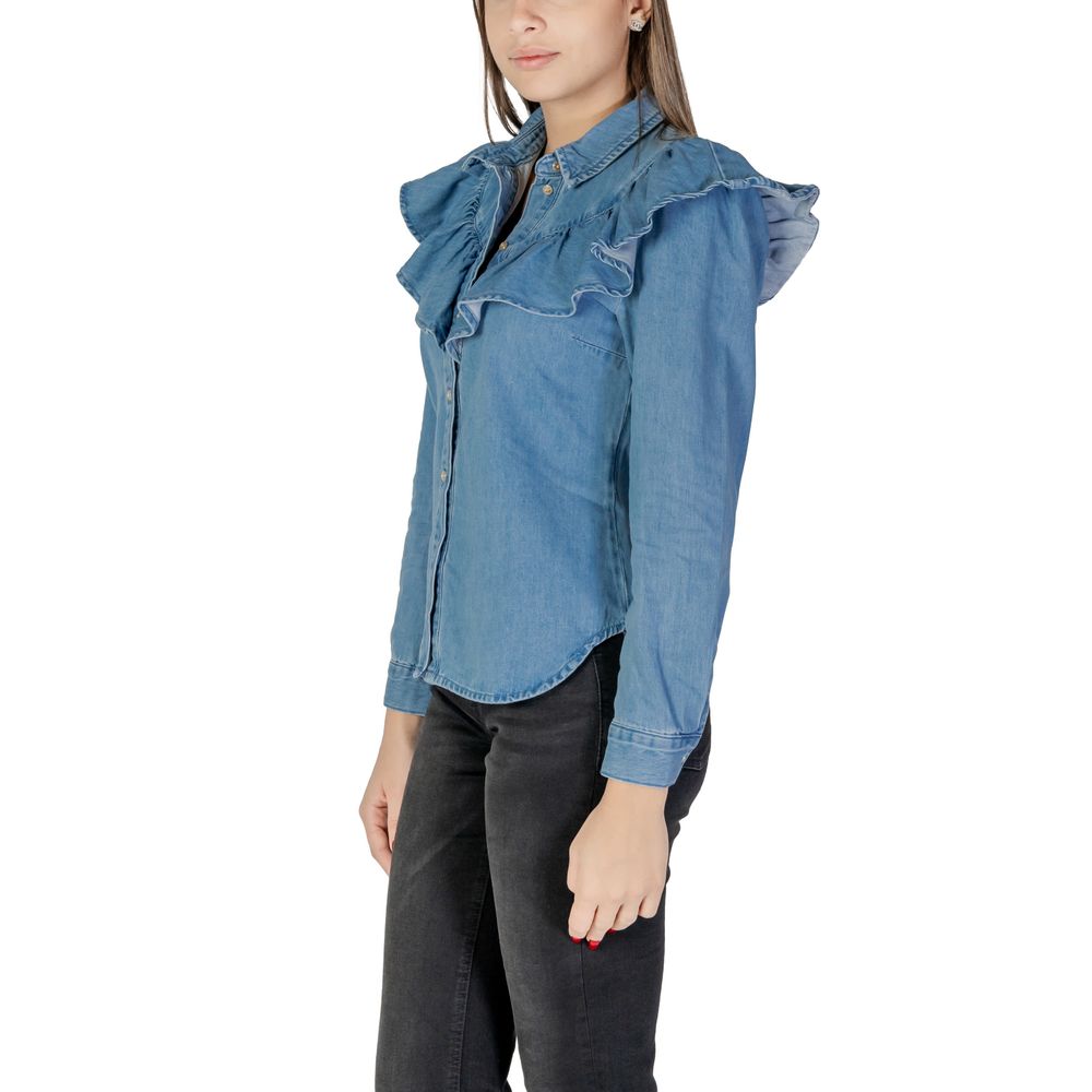 Front view with bag zipped and handles upright.