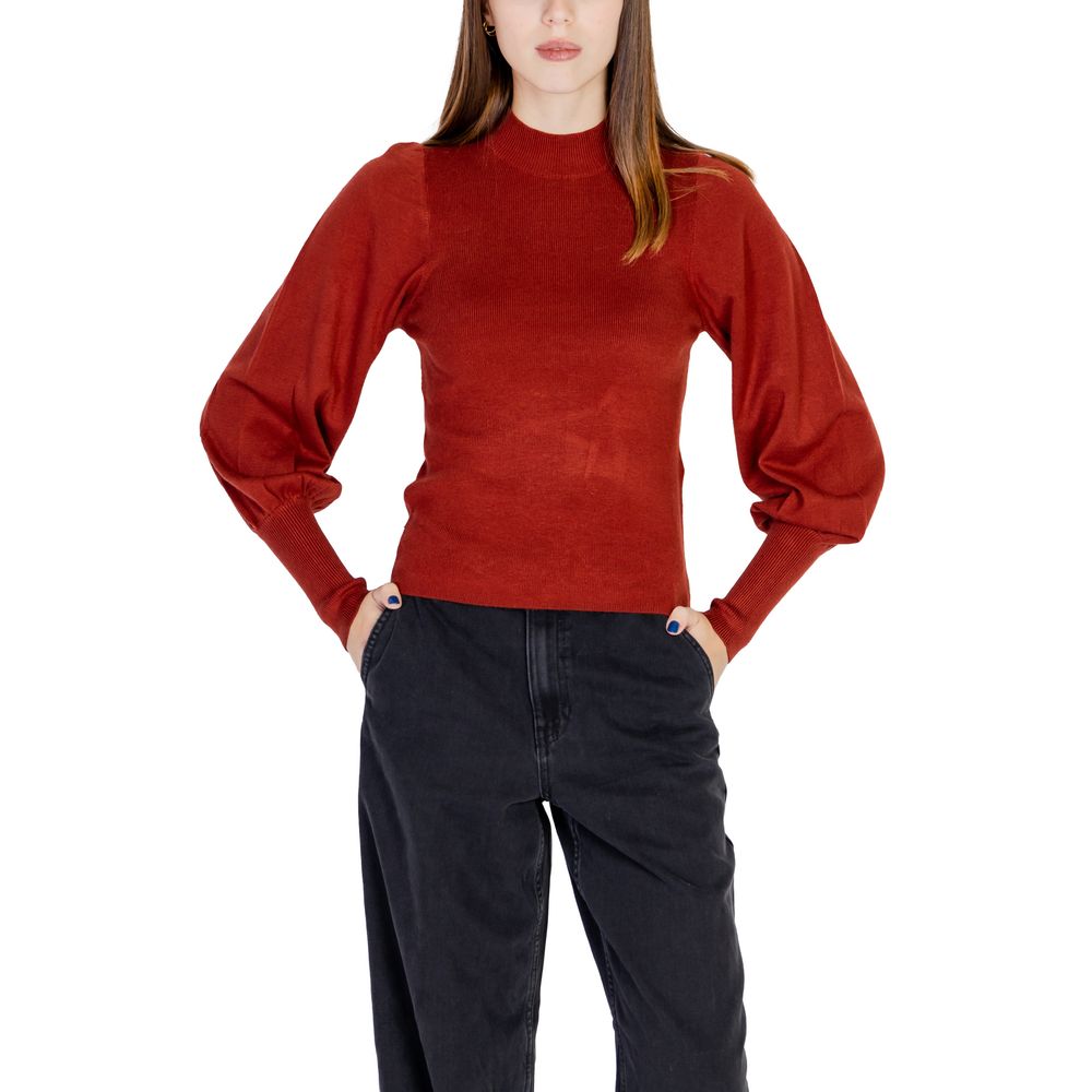 Alt Tag: Woman wearing Vero Moda Red Viscose Sportswear knitwear, fall/winter collection, 50% viscose, long sleeves, stylish outfit.